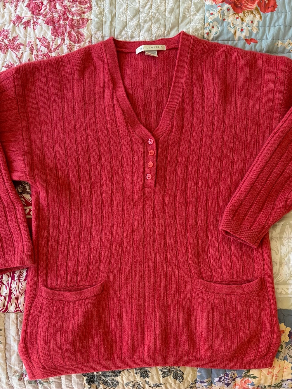 The Limited Vintage Coral Red Ribbed Knit V-Neck Henly Sweater Medium
